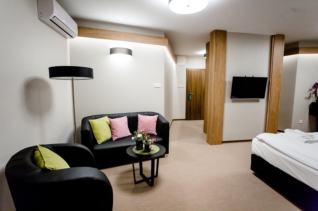 Bed and Breakfast Bulwary Biznes Мелец Экстерьер фото