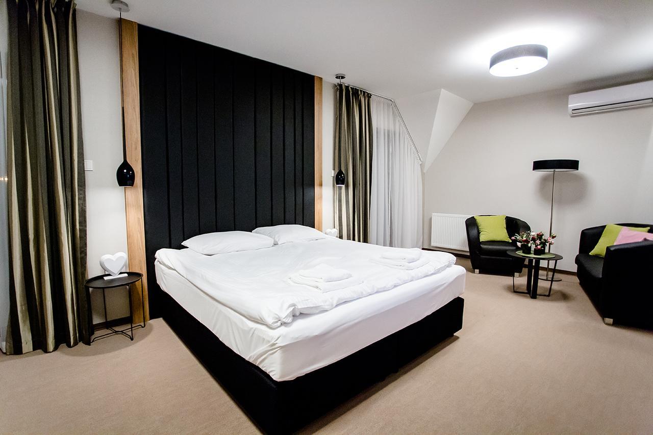 Bed and Breakfast Bulwary Biznes Мелец Экстерьер фото